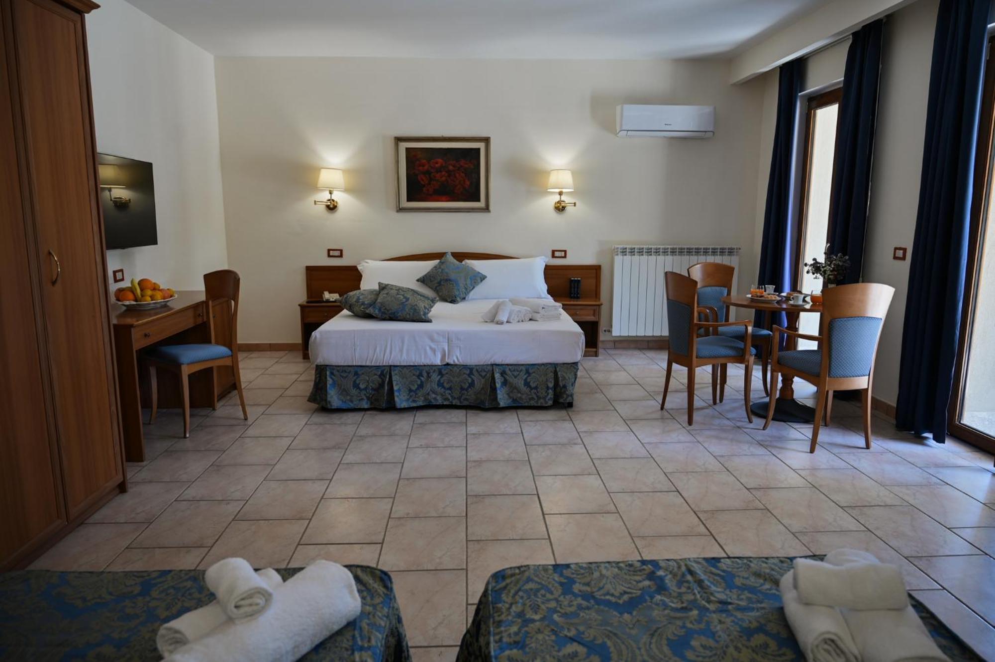 Hotel Bisanzio Resort Rossano Extérieur photo